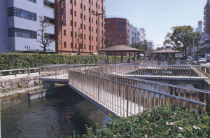 西側緑道公園水上テラス